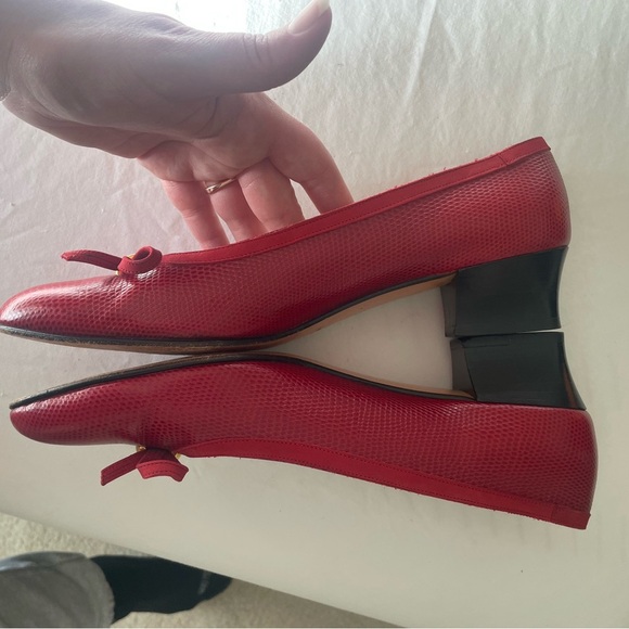 Salvatore Ferragamo vintage Red leatherWomen's Shoes with Bow Detail - Picture 6 of 12